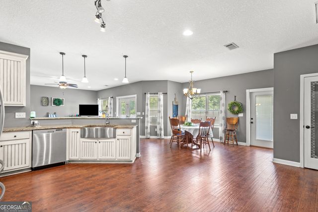 399 Gowen Drive, Folkston, GA 31537