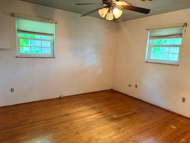 2437 NW 42nd St, Lawton, OK 73505