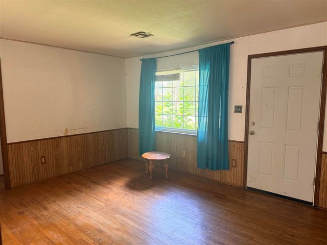 2437 NW 42nd St, Lawton, OK 73505
