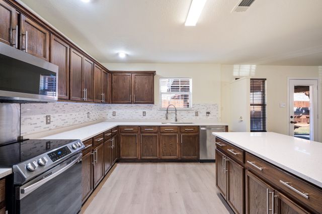 2456 Arroyo Springs Drive, Grand Prairie, TX 75052