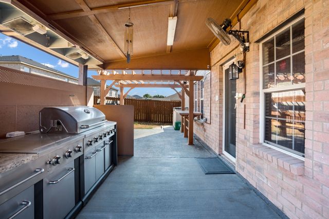 2456 Arroyo Springs Drive, Grand Prairie, TX 75052
