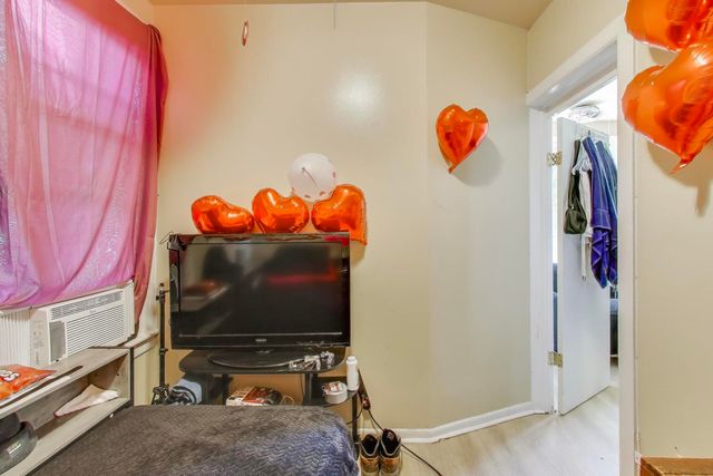 4322 N Monticello Avenue, Chicago, IL 60618