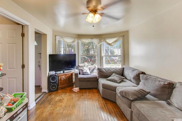 4322 N Monticello Avenue, Chicago, IL 60618