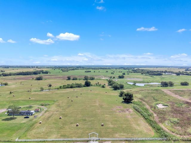 3620 Alt 75 Highway, Mounds, OK 74421