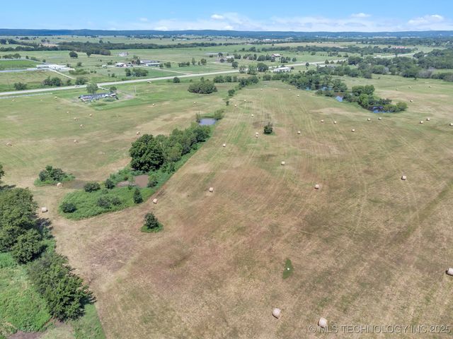3620 Alt 75 Highway, Mounds, OK 74421