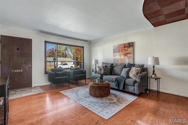 920 Lebon Drive, St Louis, MO 63137