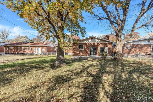 920 Lebon Drive, St Louis, MO 63137