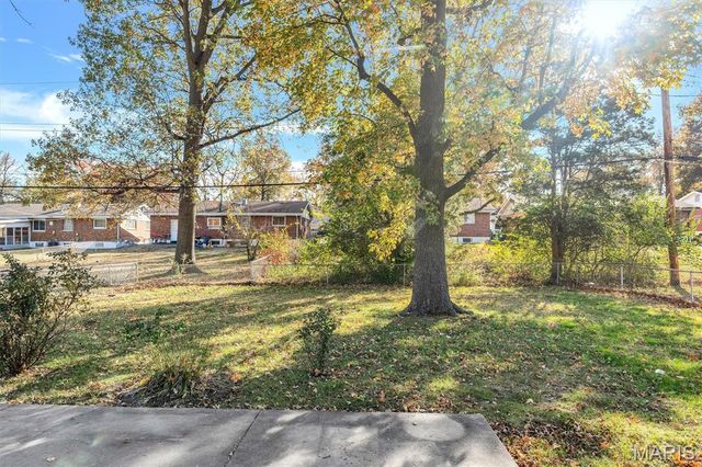 920 Lebon Drive, St Louis, MO 63137