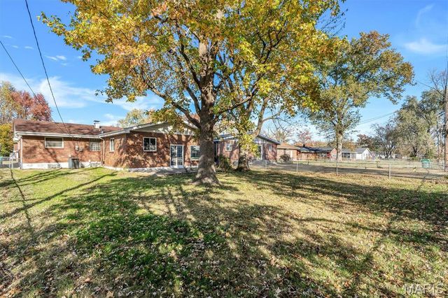 920 Lebon Drive, St Louis, MO 63137