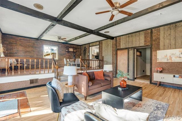 920 Lebon Drive, St Louis, MO 63137