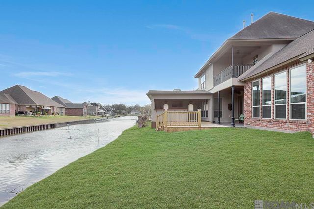12356 Oak Fields Dr, Geismar, LA 70734
