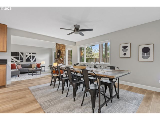 11380 Sw FOOTHILL Dr, Portland, OR 97225