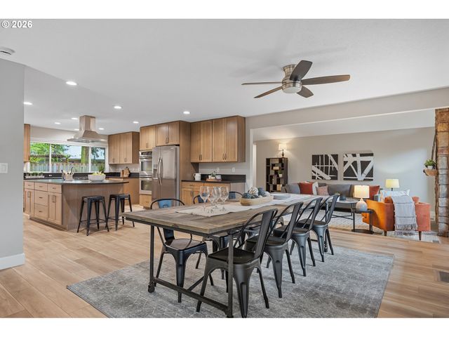 11380 Sw FOOTHILL Dr, Portland, OR 97225