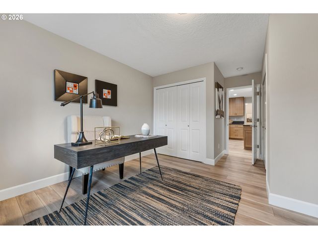 11380 Sw FOOTHILL Dr, Portland, OR 97225