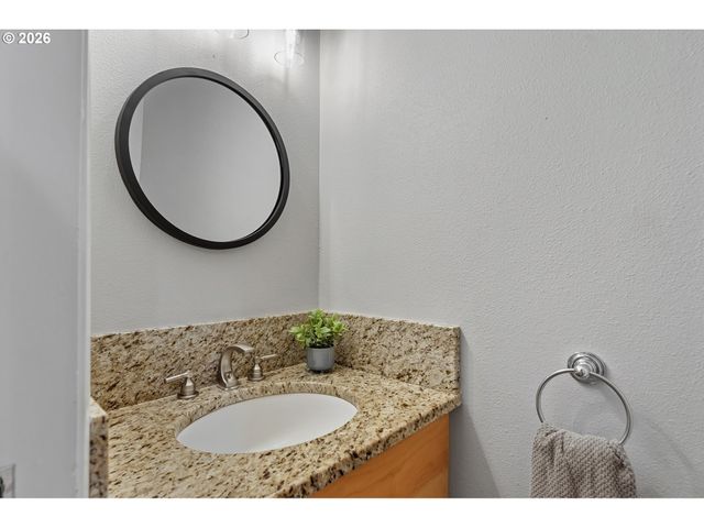 11380 Sw FOOTHILL Dr, Portland, OR 97225