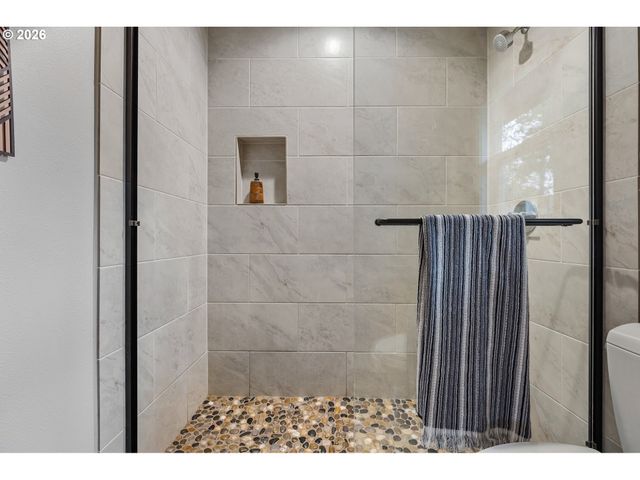 11380 Sw FOOTHILL Dr, Portland, OR 97225