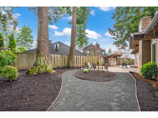 11380 Sw FOOTHILL Dr, Portland, OR 97225