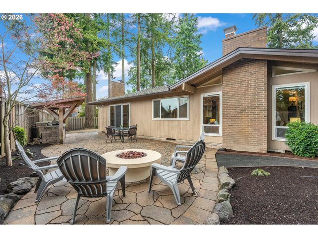 11380 Sw FOOTHILL Dr, Portland, OR 97225
