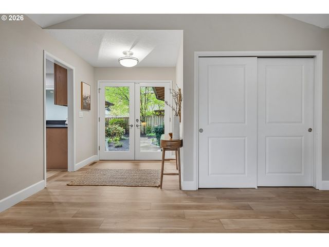 11380 Sw FOOTHILL Dr, Portland, OR 97225