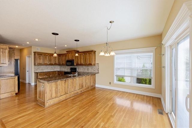 2536 SW KRISTIN Drive, Lee's Summit, MO 64082