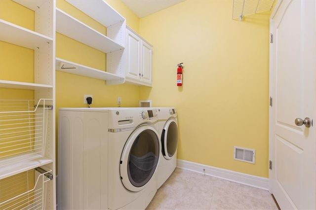 2536 SW KRISTIN Drive, Lee's Summit, MO 64082