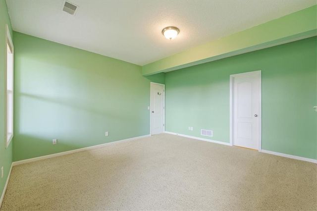 2536 SW KRISTIN Drive, Lee's Summit, MO 64082