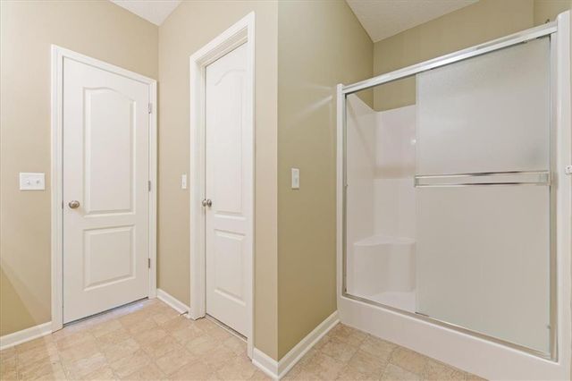 2536 SW KRISTIN Drive, Lee's Summit, MO 64082