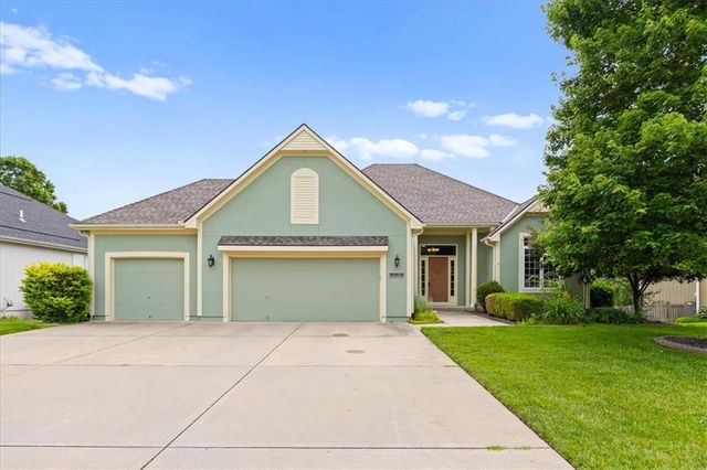 2536 SW KRISTIN Drive, Lee's Summit, MO 64082