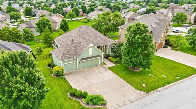 2536 SW KRISTIN Drive, Lee's Summit, MO 64082