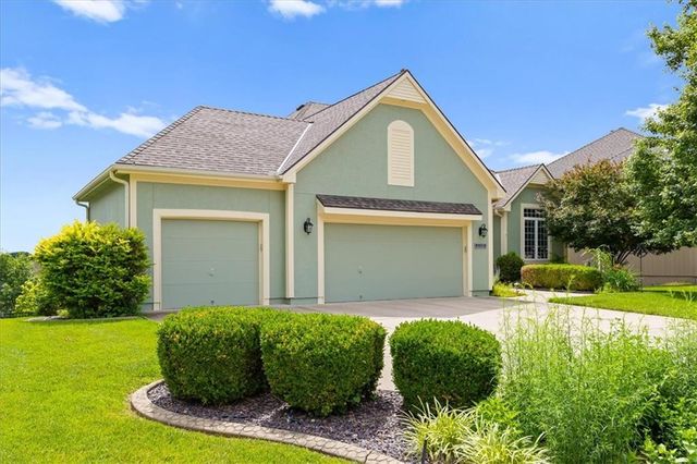 2536 SW KRISTIN Drive, Lee's Summit, MO 64082