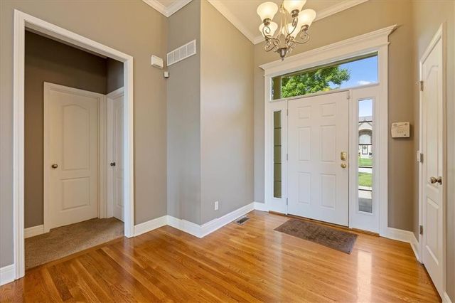 2536 SW KRISTIN Drive, Lee's Summit, MO 64082