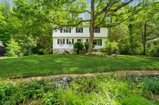 73 Cedar Rd, Ringwood Boro, NJ 07456