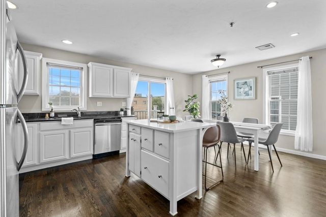 10 Saco St 4, Boston, MA 02122