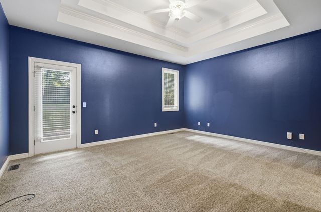 1628 S Charing Road, Springfield, MO 65809