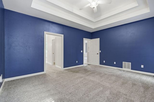 1628 S Charing Road, Springfield, MO 65809