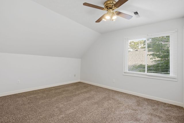 1628 S Charing Road, Springfield, MO 65809