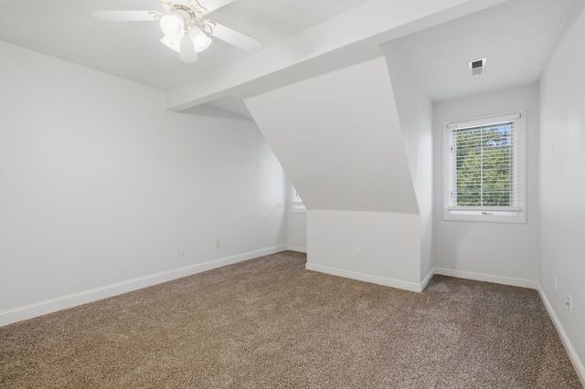 1628 S Charing Road, Springfield, MO 65809