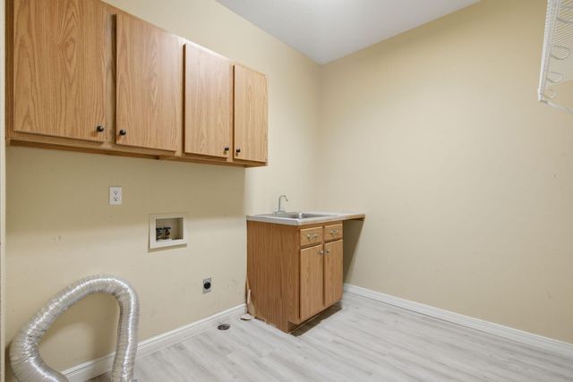 1628 S Charing Road, Springfield, MO 65809