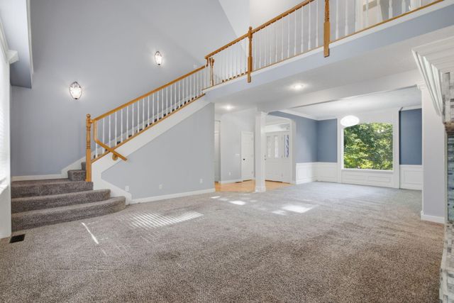 1628 S Charing Road, Springfield, MO 65809
