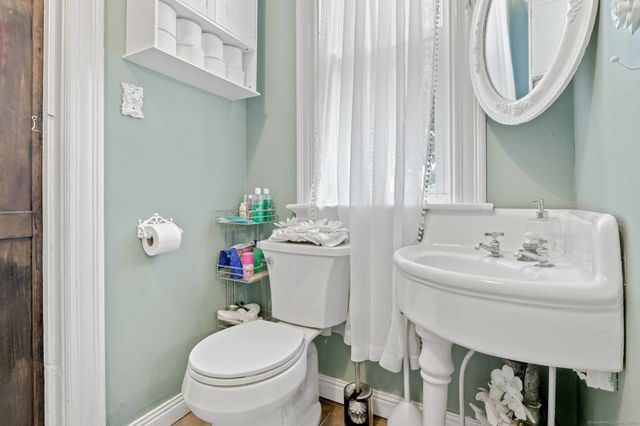 39 Forbes Place, East Haven, CT 06512