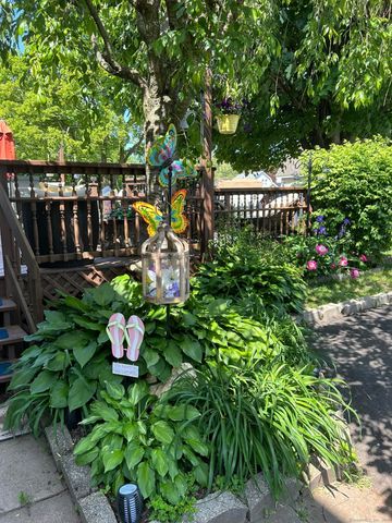 39 Forbes Place, East Haven, CT 06512