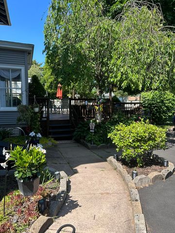 39 Forbes Place, East Haven, CT 06512