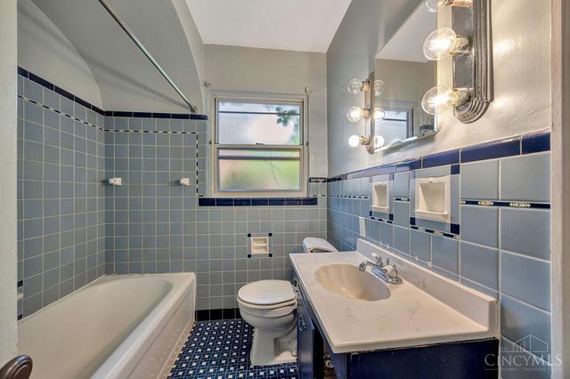 1438 Robinwood Avenue, Cincinnati, OH 45237