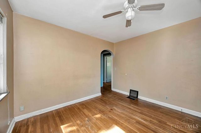 1438 Robinwood Avenue, Cincinnati, OH 45237