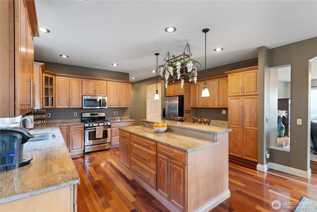 865 Burlington Heights Drive, Burlington, WA 98233