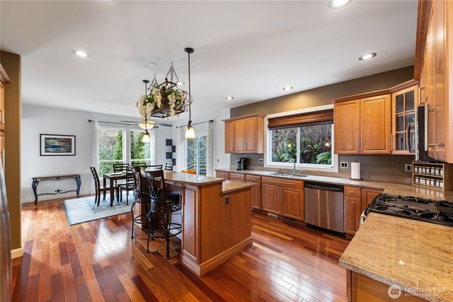 865 Burlington Heights Drive, Burlington, WA 98233