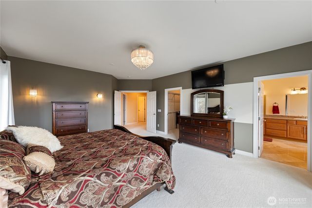 865 Burlington Heights Drive, Burlington, WA 98233