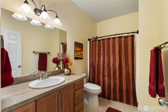 865 Burlington Heights Drive, Burlington, WA 98233