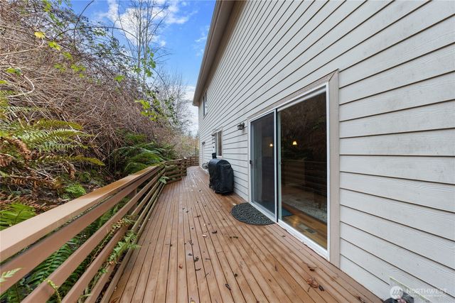 865 Burlington Heights Drive, Burlington, WA 98233