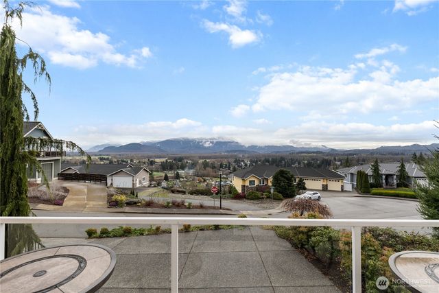 865 Burlington Heights Drive, Burlington, WA 98233